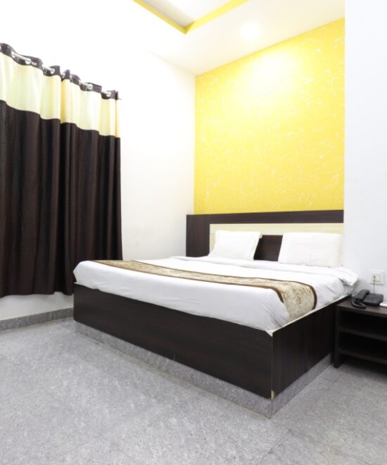 Hotel Near Taj Mahal metro Station